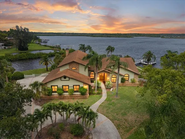 1589 Mary Ln, Tarpon Springs, FL 34689