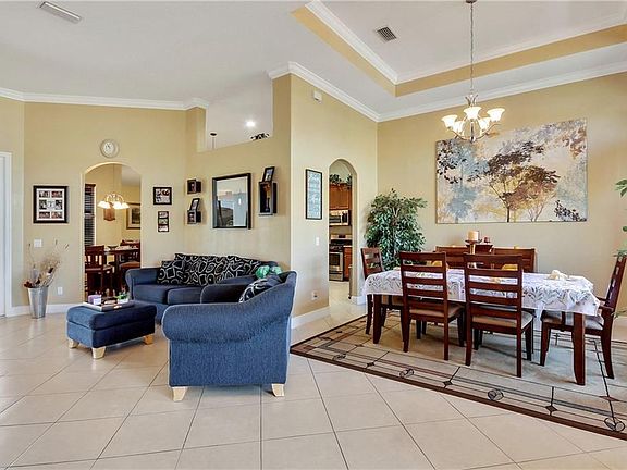 4th image of 748 Fortunella Cir SW