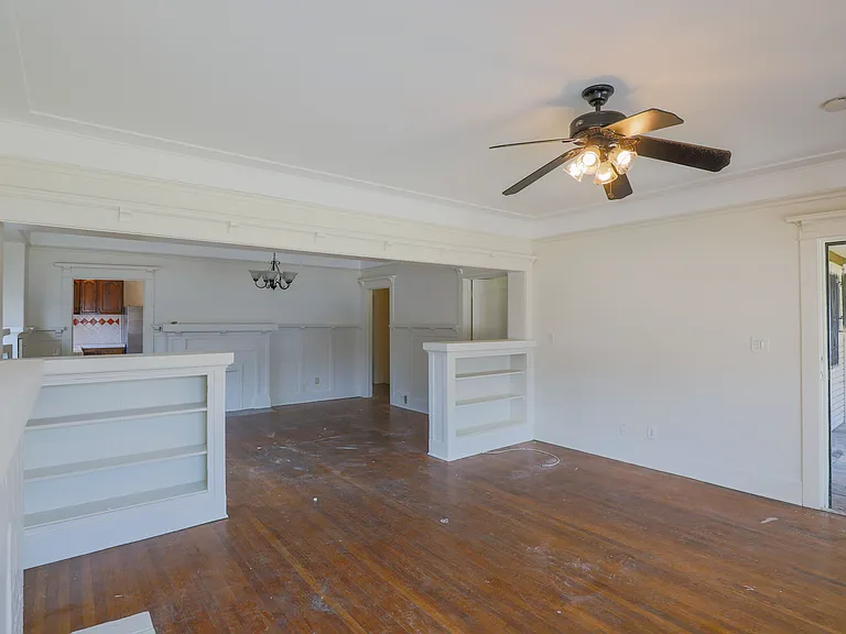2811 Menlo Ave — Photo 5