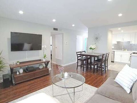 3rd image of 12629 Caswell Ave #5