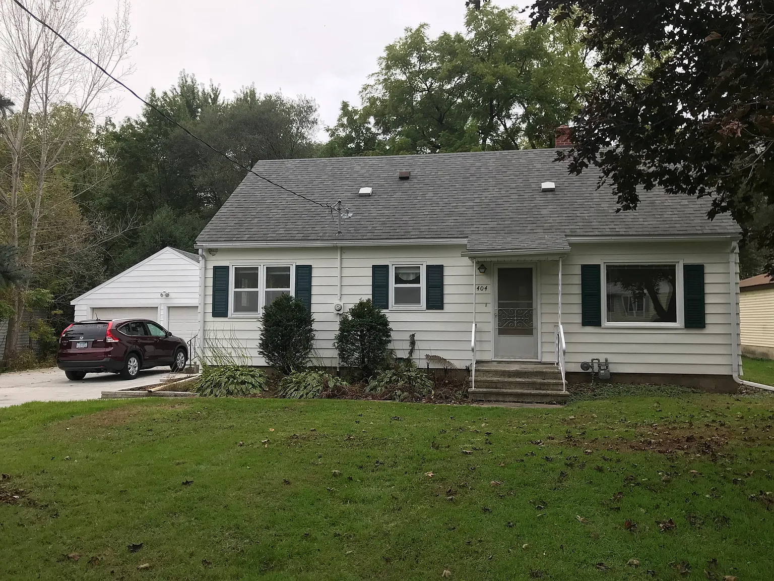 4 bed, 1.5 bath, 1824 sqft, $1,650 — Photo 1