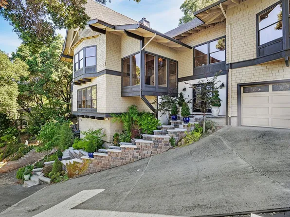 270 Holly Ln, Orinda, CA 94563
