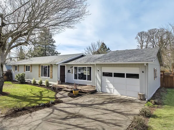 330 S Balm St, Yamhill, OR 97148