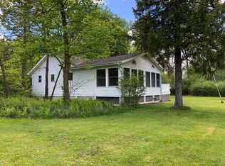 1570 E Friess Lake Dr, Hubertus, WI 53033