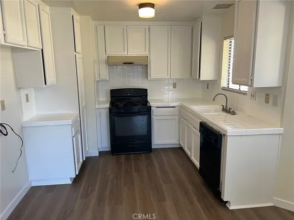 10643 Redwood Ave, Hesperia, CA 92345