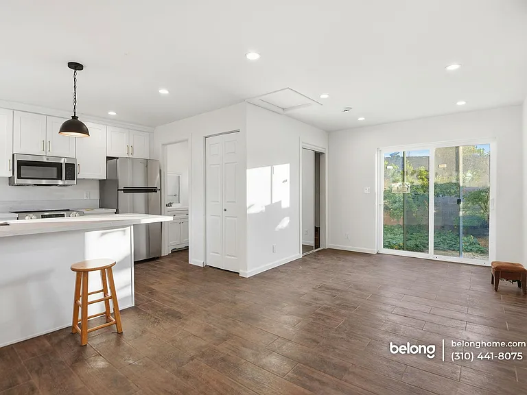 648 Anita St #1 — Photo 7