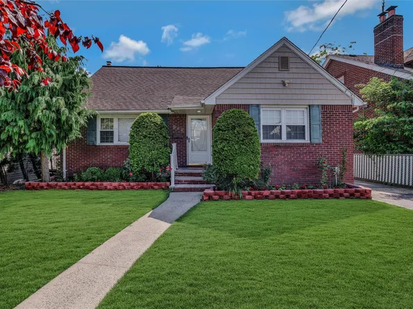 502 S 11th Street, New Hyde Park, NY 11040