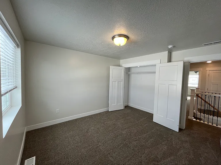 294 N 100 W — Photo 6