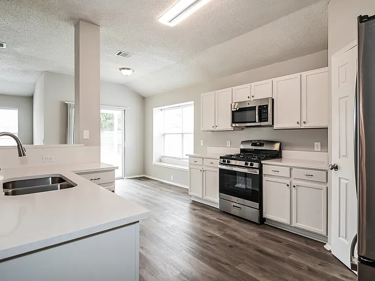 6730 Meadowcrest Dr — Photo 8
