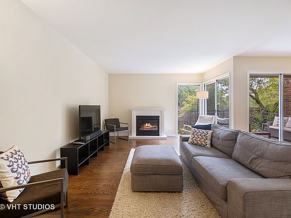 3rd image of 921 Harlem Ave APT 9