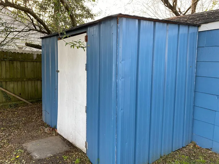 1537 Kingston Ave — Photo 6