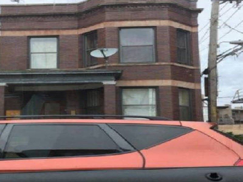 2nd image of 1518 E 69th Pl