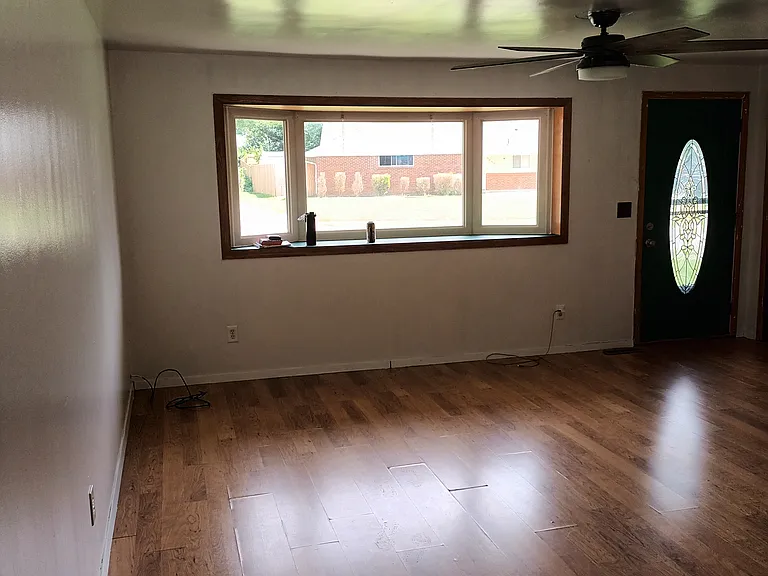 5891 Beecham Dr — Photo 4