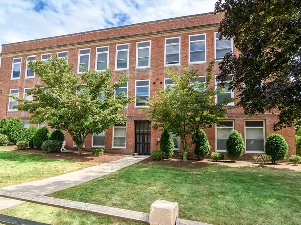 948 Main St #209, Waltham, MA 02453