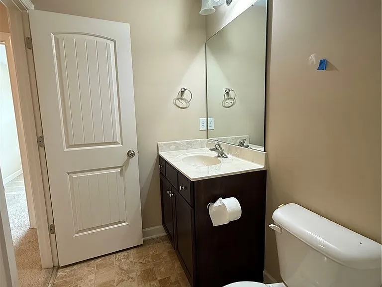 726 Century Dr — Photo 27