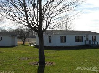 4290 Oxbow Rd, Sodus, MI 49126