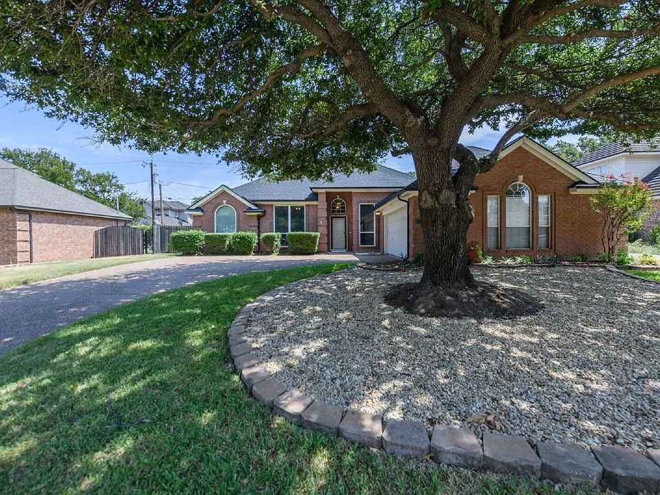3120 Steve Dr