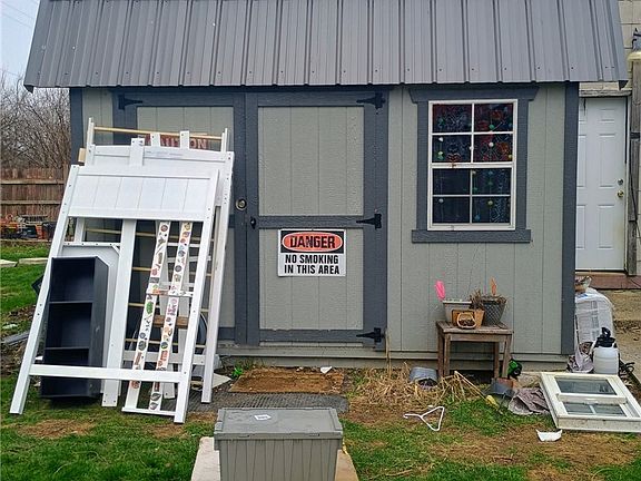 5th image of 1453 W Clark St