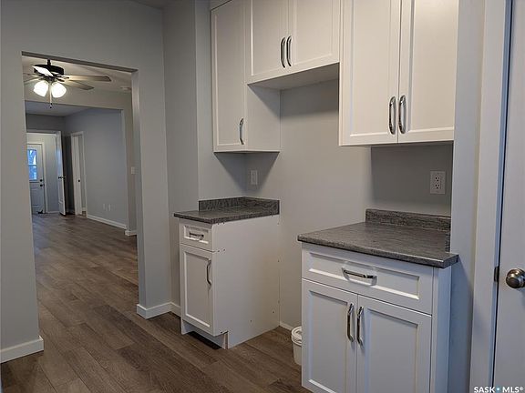 3rd image of 102 32nd St W