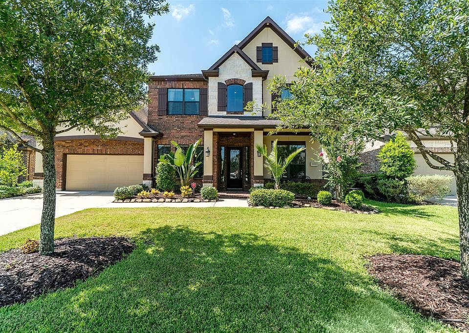Welcome to 20011 Peach Mill Court! This stunning home has so much to offer from its lush well manicured landscaping to its backyard that was designed for entertaining you won't want to miss out on this amazing deal.