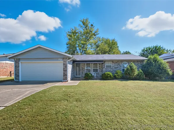 1729 S Spruce Ave, Broken Arrow, OK 74012