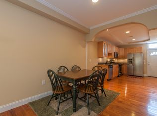 220 N Milton Ave, Baltimore, MD 21224