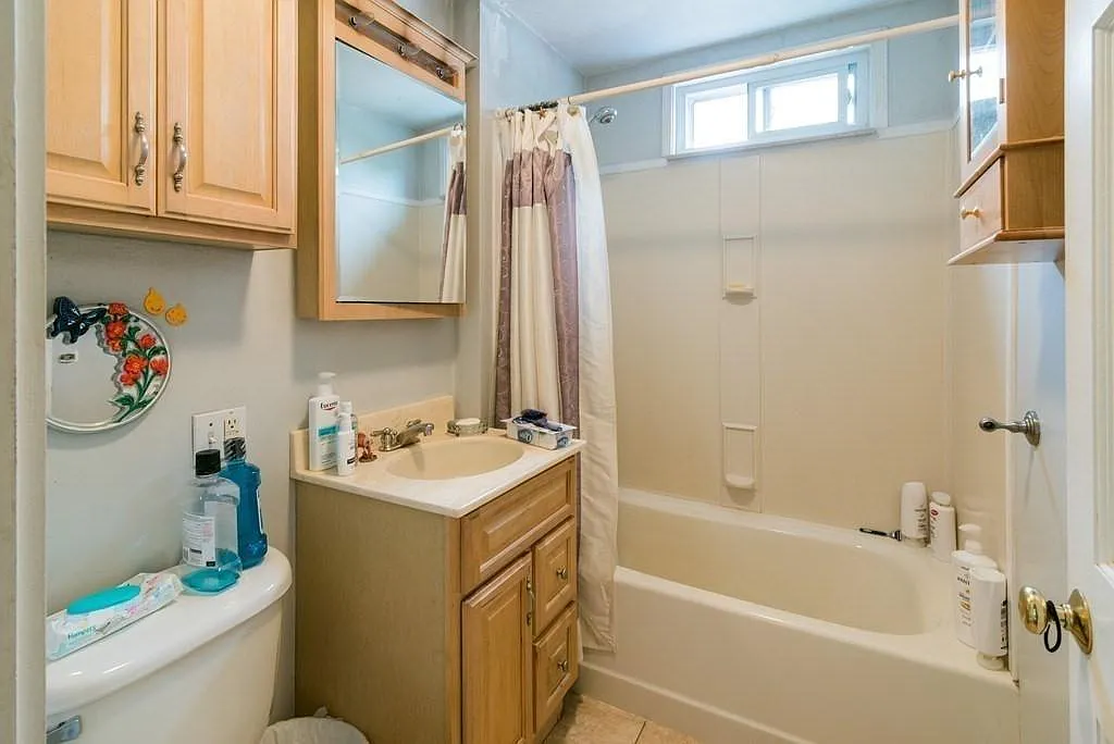 2 bed, 1000 sqft, $2,400 — Photo 3