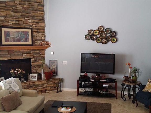 4th image of 15063 Wildflower Ln
