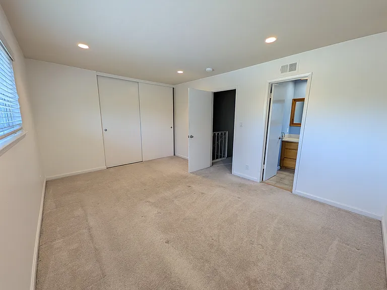 1559 Lilac Ln — Photo 7