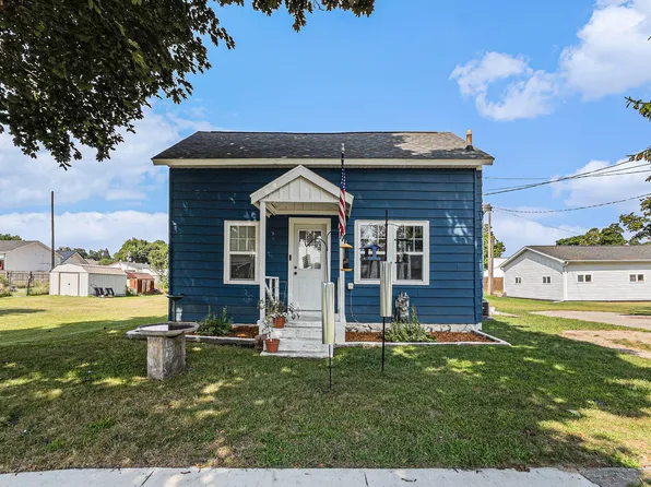 1015 Pearl St, Lakeview, MI 48850
