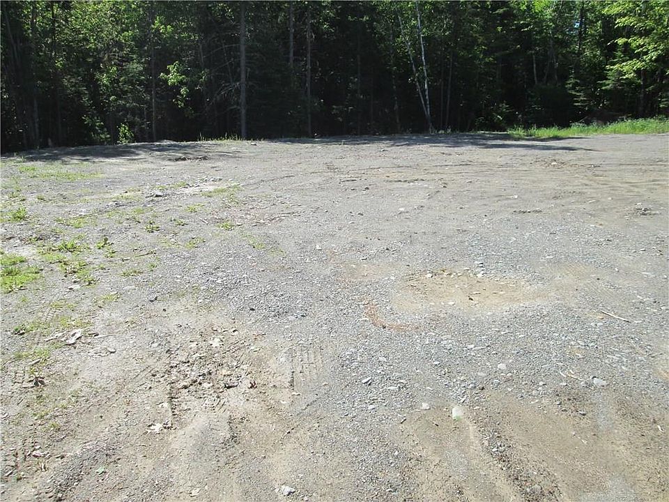 2nd image of 35 East Maple Road
