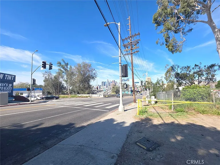 1203 E Cesar E Chavez Ave — Photo 7