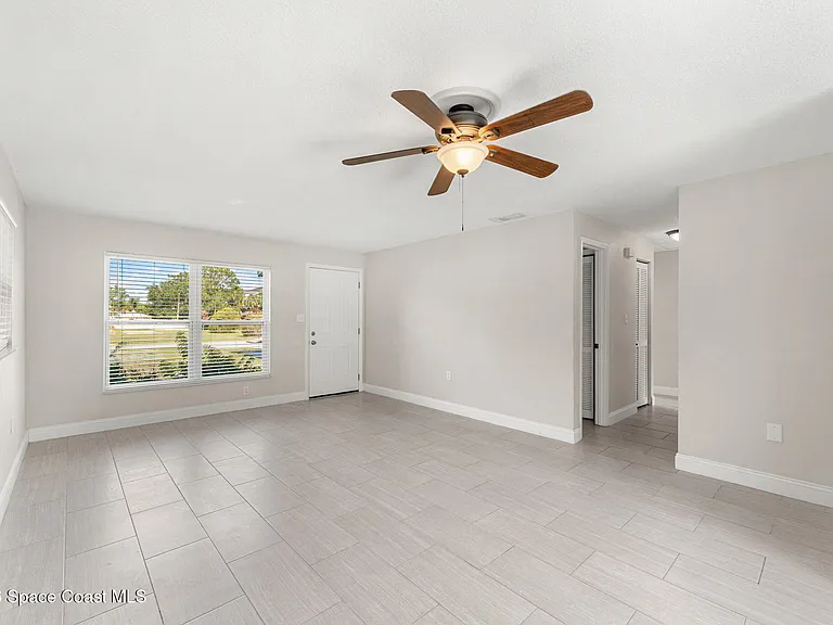 3077 Sea Gate Cir — Photo 8