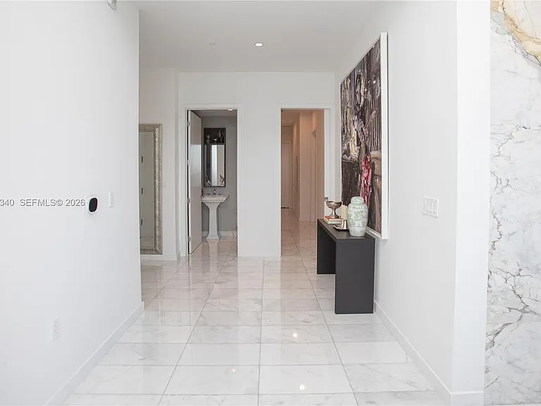 2821 S Bayshore Dr #20D — Photo 5