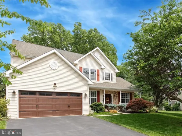 28 Crimson Dr, East Norriton, PA 19401