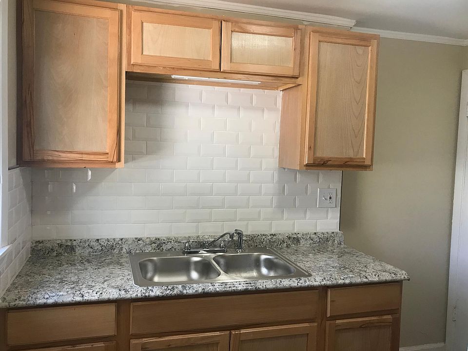 1st image of 533 Van Brunt Blvd