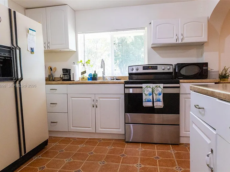 271 NE 154th St #1 — Photo 4