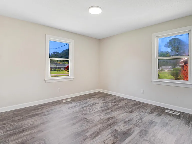 302 Cedar Rd — Photo 20