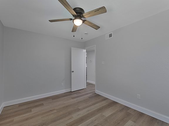 3rd image of 5002 French Wood Dr