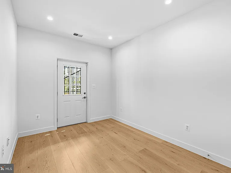 2534 Elvans Rd SE — Photo 22