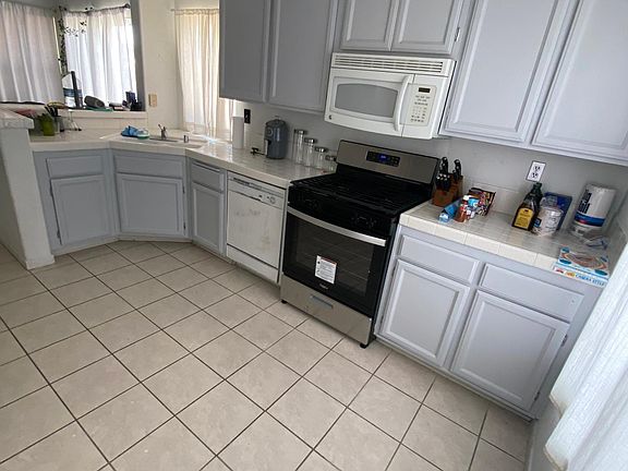5th image of 15441 Ventura Ln