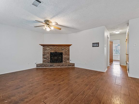 2nd image of 7 Sweet Rose Ln