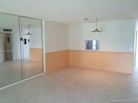 3rd image of 414 SE 10th St APT 107