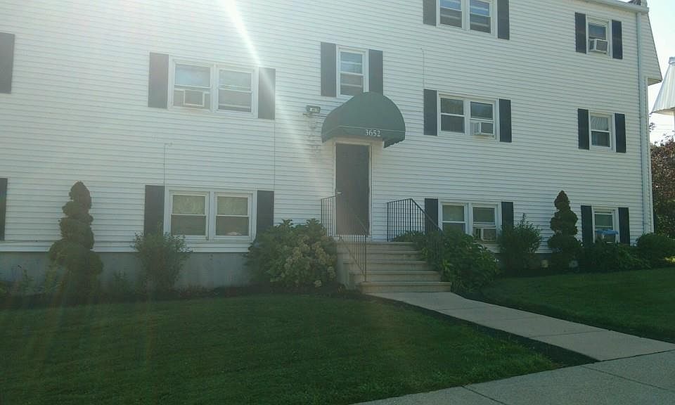 2nd image of 3652 N Main St APT 11