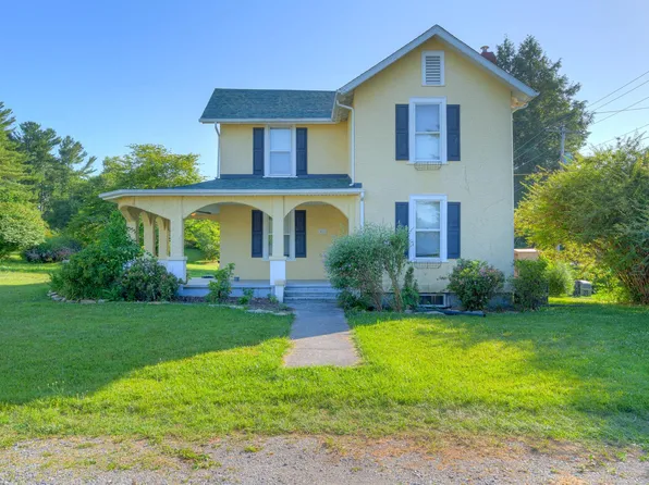 402 Randolph St, Radford, VA 24141
