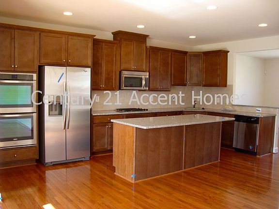 2nd image of 6191 Royal Crest Ln