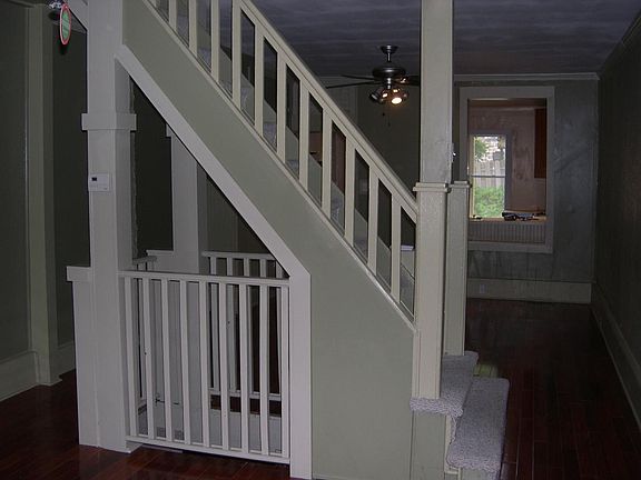 Front Room - Dining Room (Facing In)