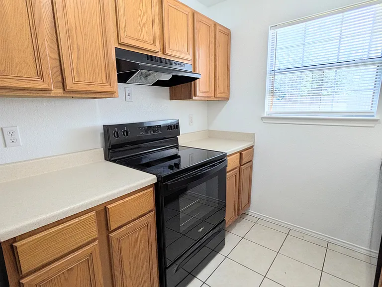 1070 Misty Acres Dr — Photo 14