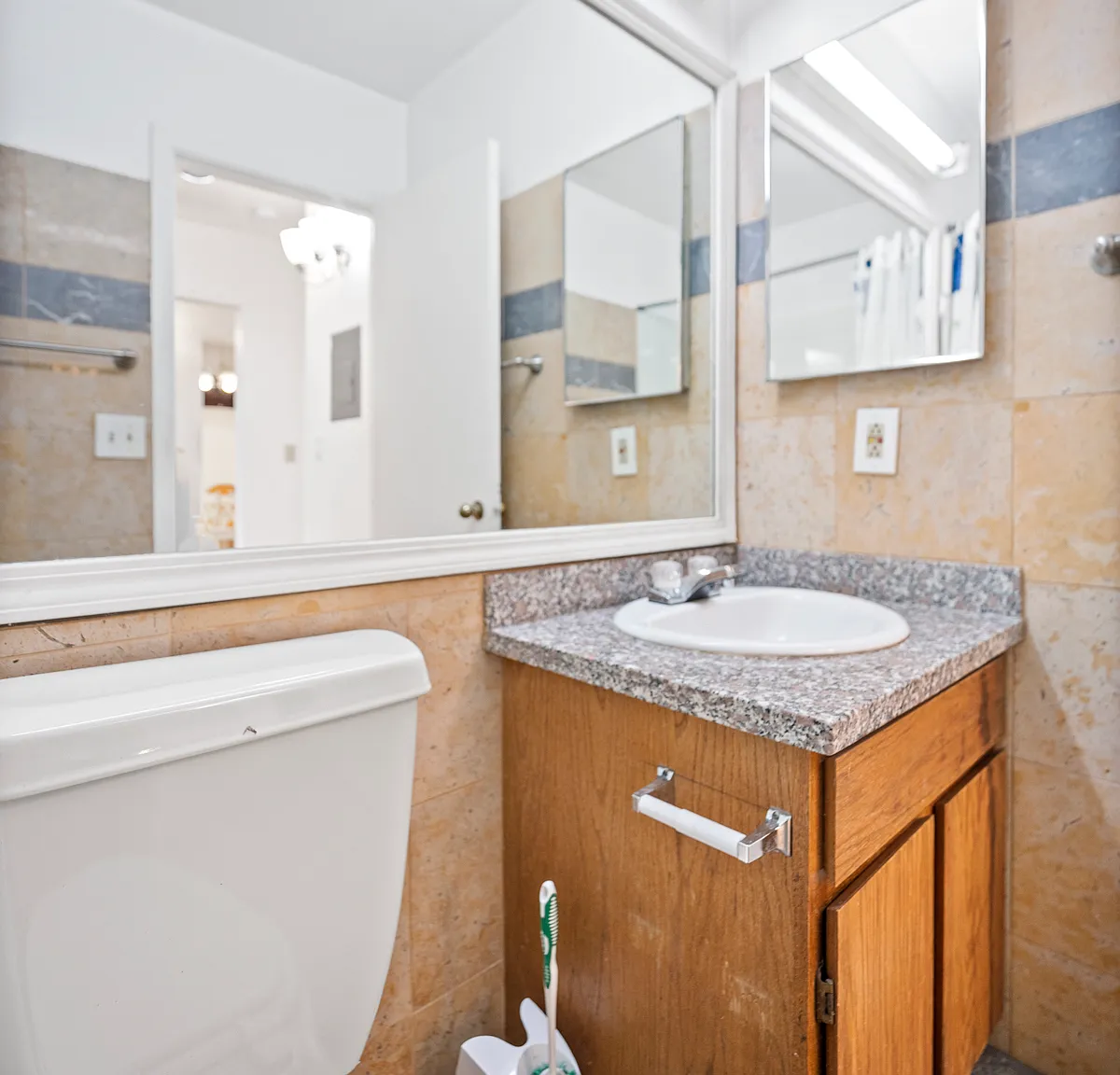 2 bed, $1,100 — Photo 3