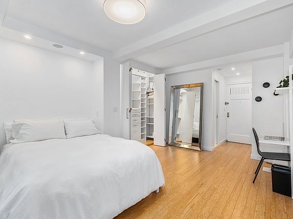 3rd image of 45 Tudor City Pl APT 1702